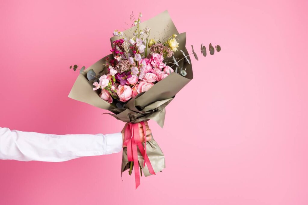 7 Tips for Caring for Your Anniversary Bouquet to Make it Last Longer